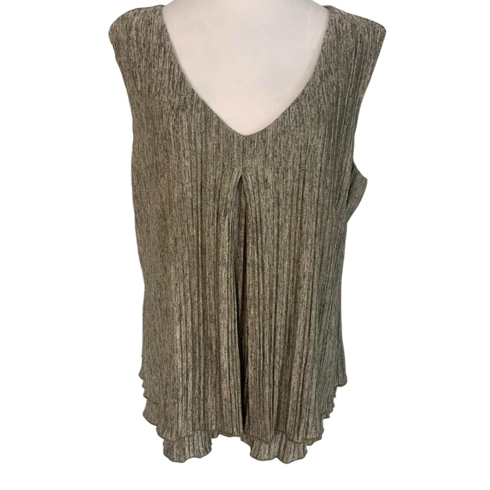 Frank Lyman Designs Metallic Pleated Sleeveless Comfy Feminine Flowy Blouse Top